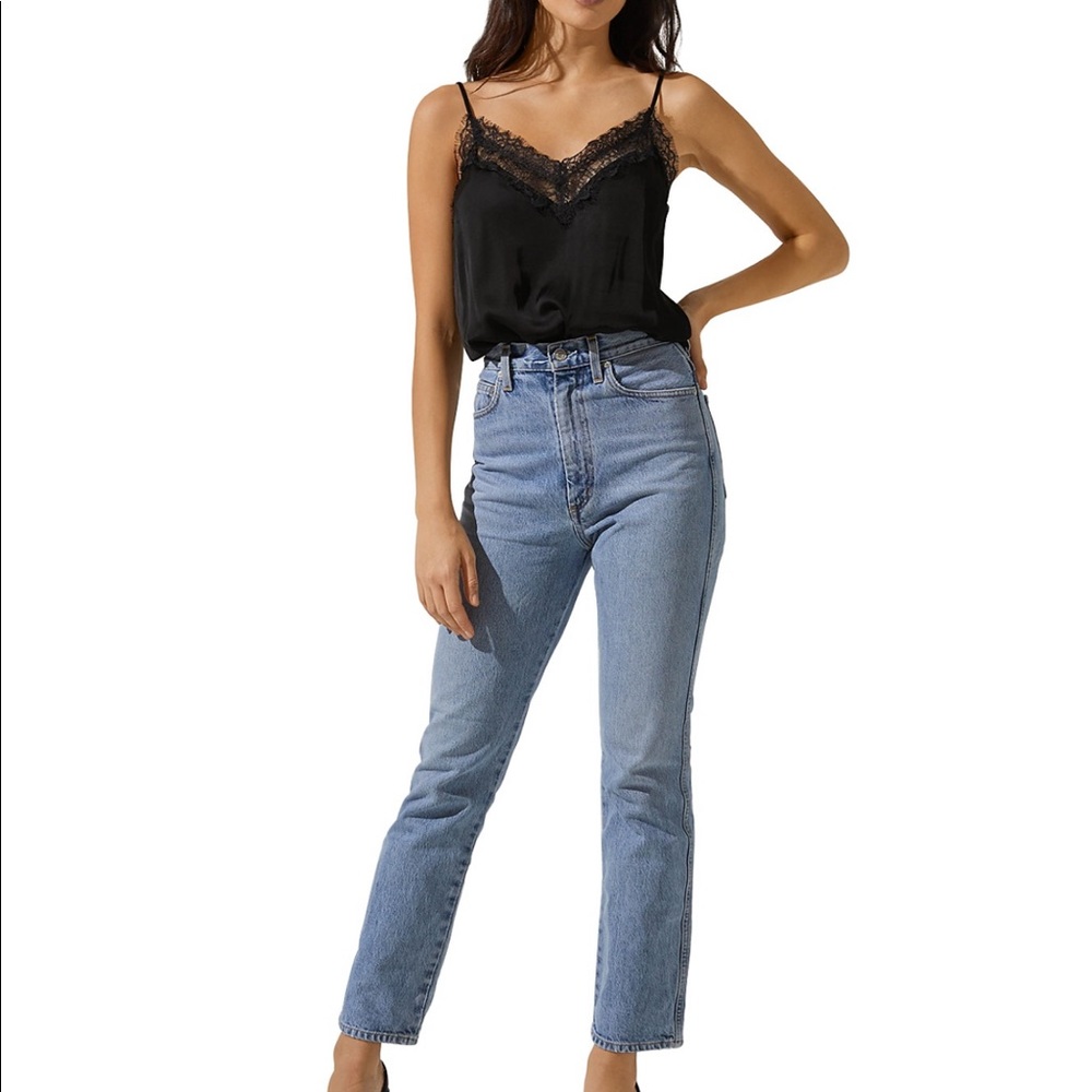 NWOT Astr the label lotus lace trim bodysuit